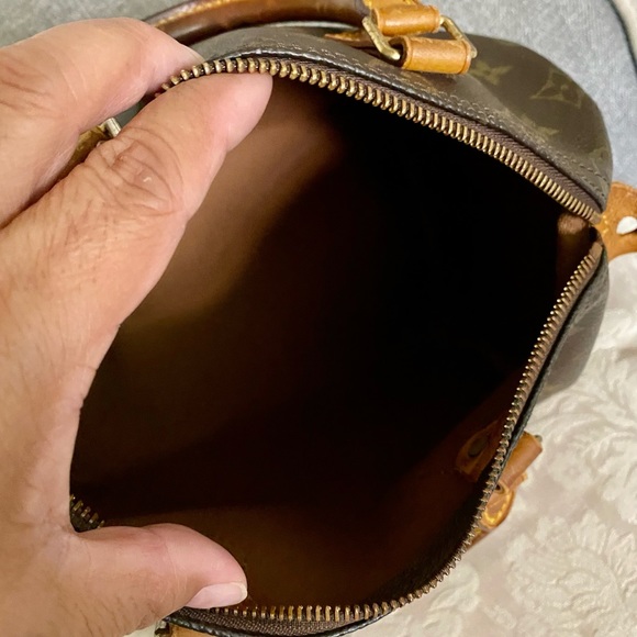 Authentic Louis Vuitton Speedy - Picture 6 of 14